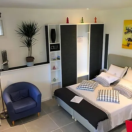 לינה וארוחת בוקר Les Terrasses Sur 4*