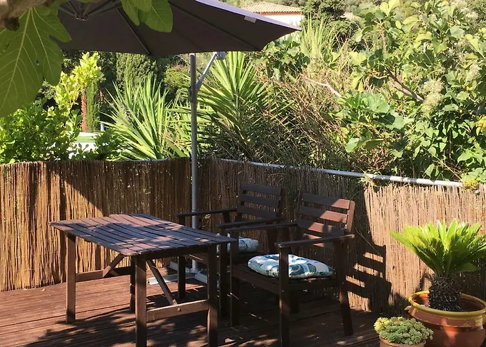 Oda ve Kahvaltı Les Terrasses Sur 4*